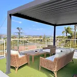 Penthouse With Private Rooftop On The Broadwater